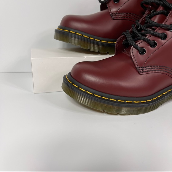 DOC 1460 WOMENS SMOOTH LEATHER LACE UP BOOTS SIZE 5 SLIP RESISTANT RED NEW - Picture 5 of 10